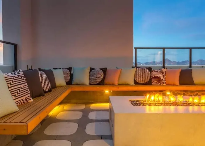 Apartment Boulevard Modern Highrise Stu Sky Pool Parking Gym 04 *
