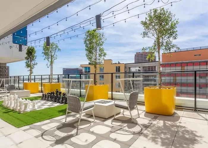 Apartment Boulevard Modern Highrise Stu Sky Pool Parking Gym 04 Phoenix